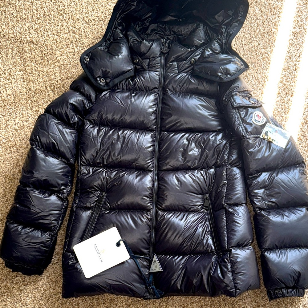100% AUTHENTIC Moncler BERRE Shiny Black Down Jacket SIZE 1 XS/SMALL….LIKE NEW!